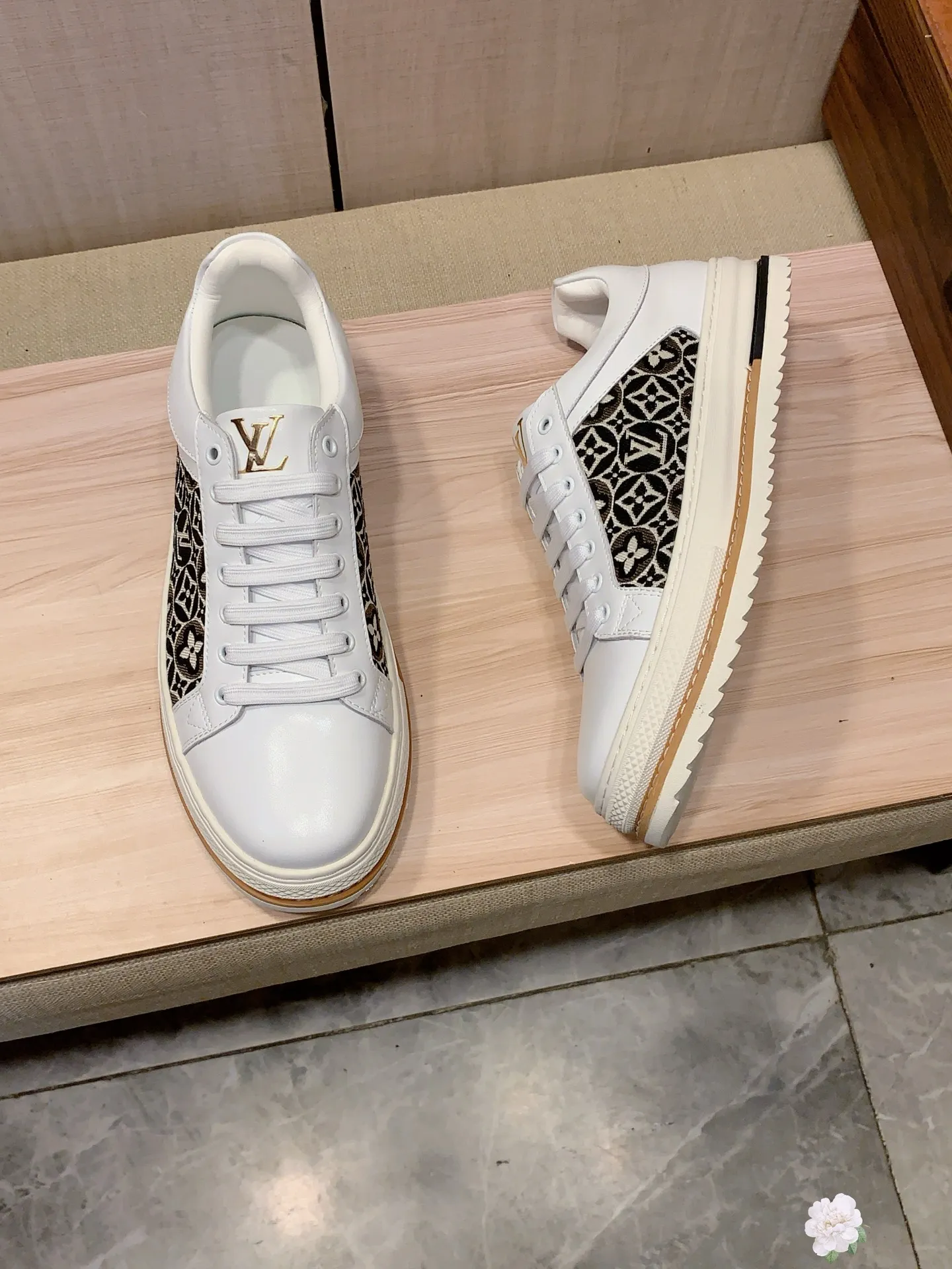 Men's men's shoes 💰420💰💰🎩🎩[Lightning][Lightning] "LV*" The latest • hot style casual shoes, top brand [Seduce] luxury~purchase, top~quality. [Strong] The upper is made of imported breathable cowhide with fabric material ➕ Breathable sheepskin feet (•) and fine workmanship. The original stylish and stylish soft rubber wear-resistant and non-slip outsole is light and comfortable on the feet. The real thing looks better when photographed in person. Code 111: Code: 38-44, 2️⃣colors selected